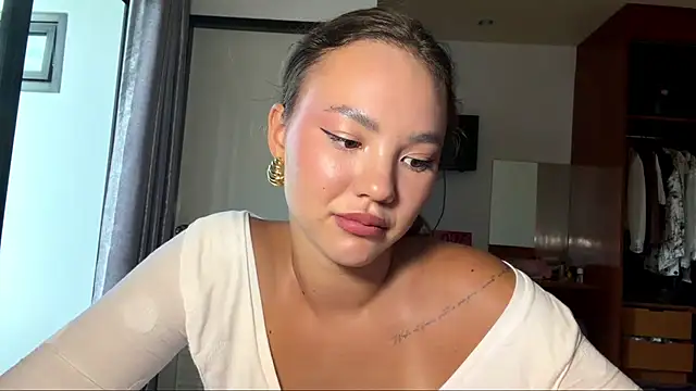 kamila_18_french 라이브 XXX 채팅