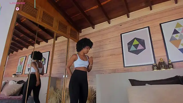 AriaFoster লাইভ XXX চ্যাট