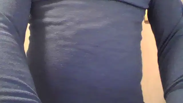 Show modela Essie_deLona na web-kameri