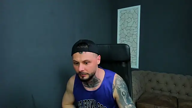 BrianHuntsのライブXXXチャット