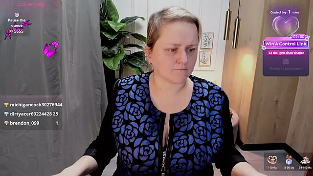 ScarlettSoftn Live XXX chat