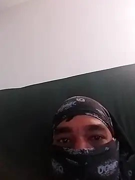 S-meerass: διαδικτυακό σόου στην κάμερα