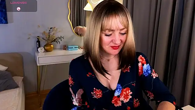 Oliiviaaa Adlı Modelin Canlı XXX Sohbeti