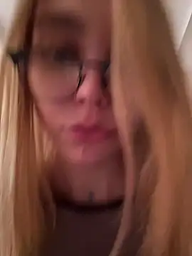 Nami_ninja Adlı Modelin Canlı XXX Sohbeti