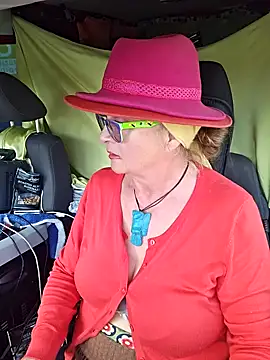 Pokazy przed kamerką – Hot-Muci