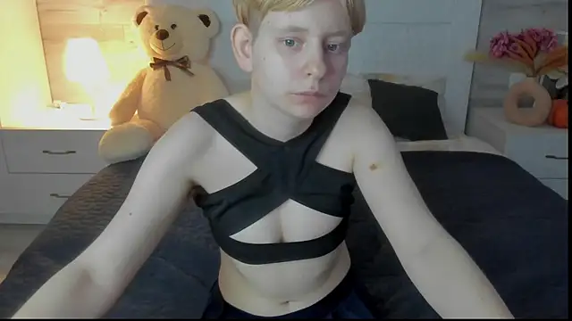 EloraBlu 现场XXX聊天