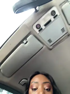 GetDrainedHere: διαδικτυακό σόου στην κάμερα