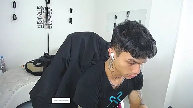 Leonard_Price Live XXX-chat