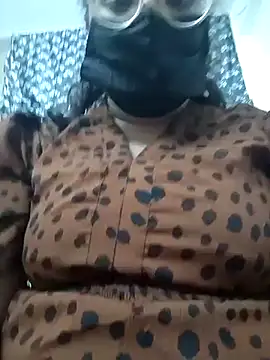 Chat XXX en directo de MaggieTelugu-15