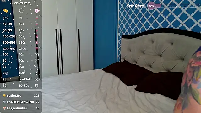 Busty_Redhead Chat XXX in diretta