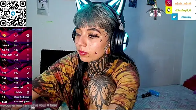 d3m0ny0_0 élő XXX-chatje