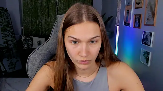 Sweet_Emilya élő XXX-chatje