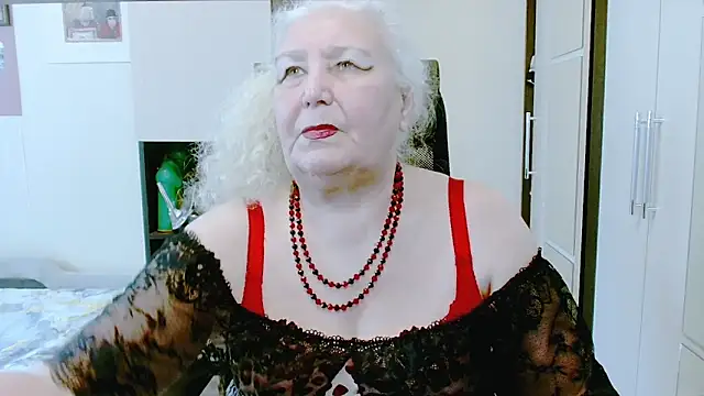 GrannyAlisa's Live XXX Chat