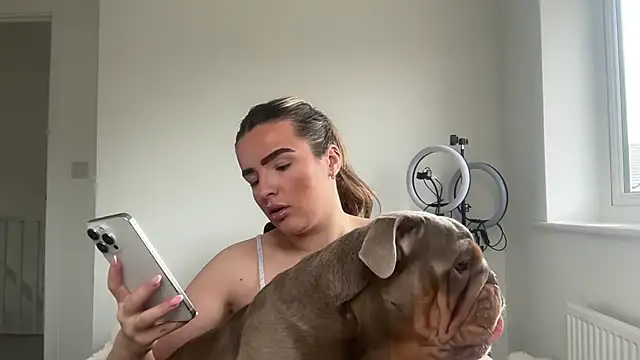 maisiesmithx Adlı Modelin Canlı XXX Sohbeti