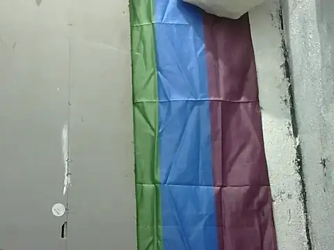 Show modela juicycum069 na web-kameri