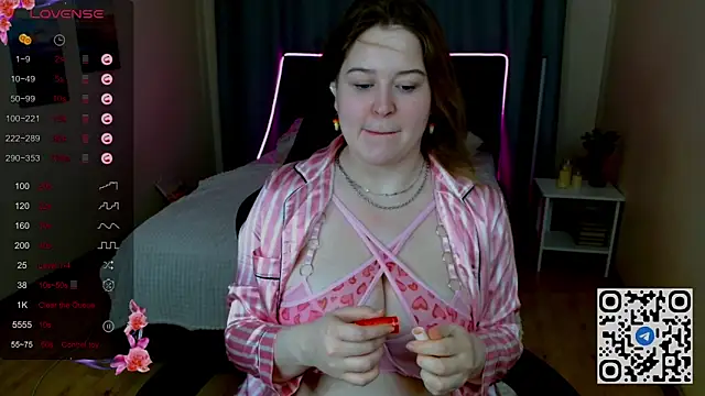 HelenHartt: онлайн-секс-чат