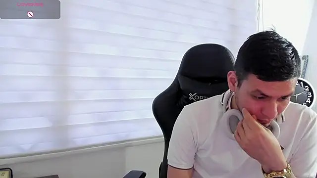 Show modela Rick_Adams na web-kameri