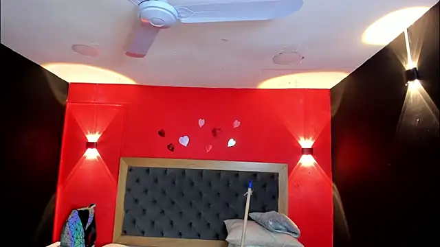 XXX chat uživo modela YayaHilton