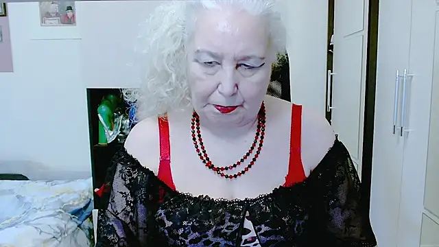 GrannyAlisaのライブXXXチャット