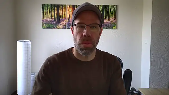 Show modela DaddyHarry_MatureStallion na web-kameri