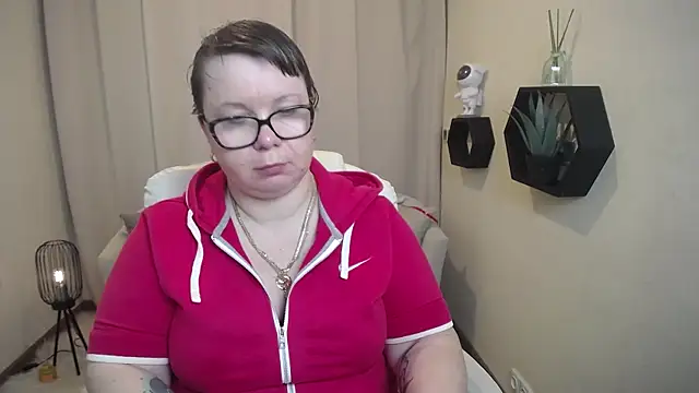 Show modela BonnnyBoobsy na web-kameri