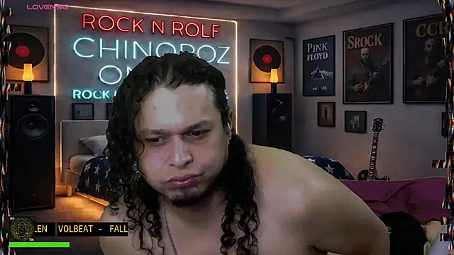 Pokazy przed kamerką – chino_roz