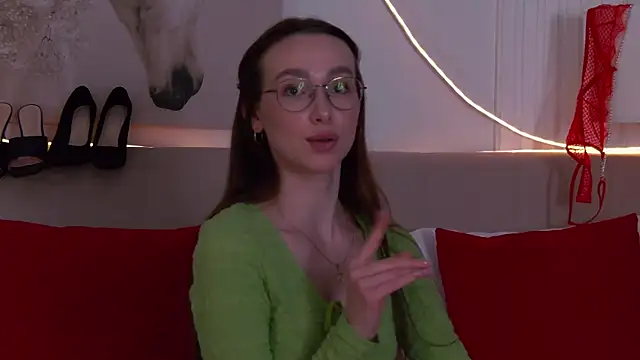 Emily_Simon Adlı Modelin Canlı XXX Sohbeti