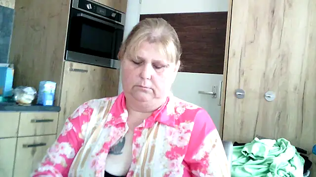 Sylviastar46 Chat XXX in diretta