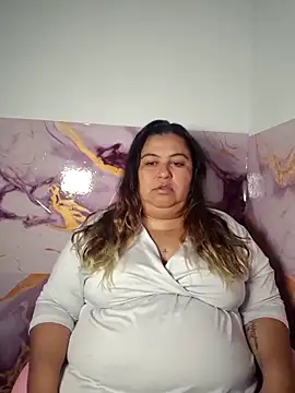 Show modela Curvy_Dyva na web-kameri