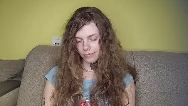 RayaNenlia's Live XXX Chat