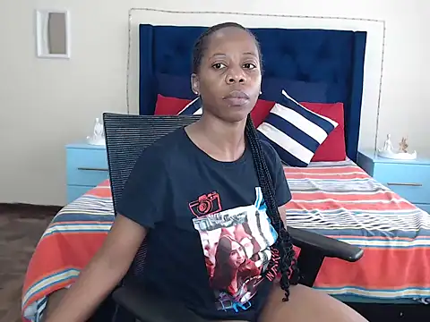 QUEENMANDYY's Live XXX Chat