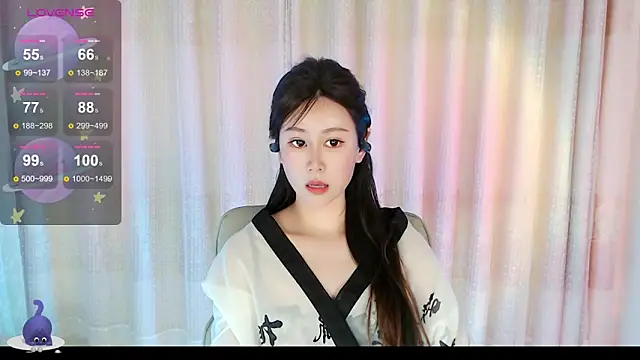 Aimee-520: онлайн-секс-чат