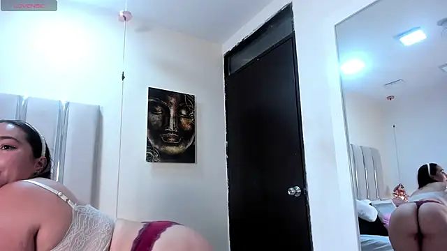 SabrinaVantress' Live XXX Chat