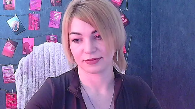 Chat XXX en directo de CuttieEmma