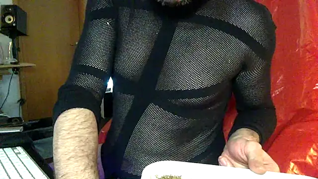 tomz0819 webkamerás műsora