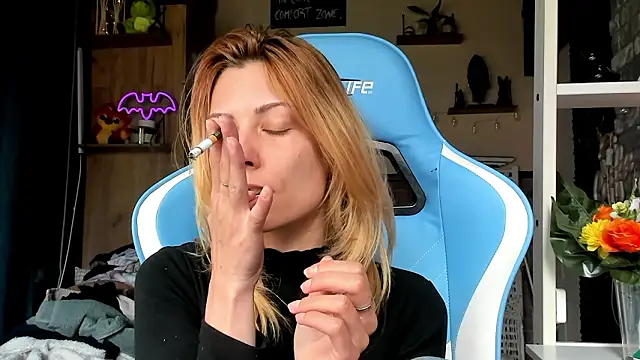 karo123421's Live XXX Chat