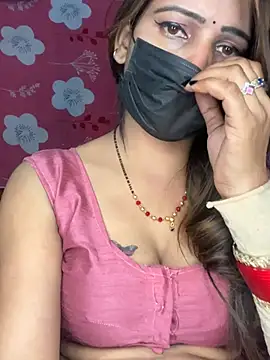 CUTI-NAINA: διαδικτυακό σόου στην κάμερα