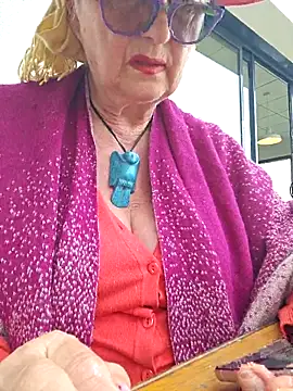 Hot-Muci লাইভ XXX চ্যাট