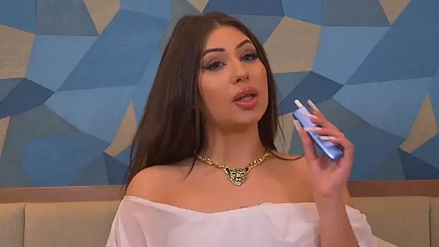 Valentina_Oliver Adlı Modelin Canlı XXX Sohbeti