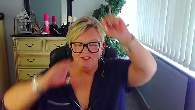 Czat XXX na żywo – BridgetBlueEyes