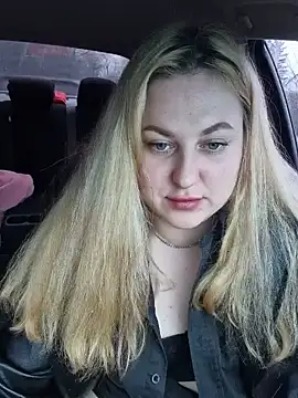 LianaJu: онлайн-секс-чат