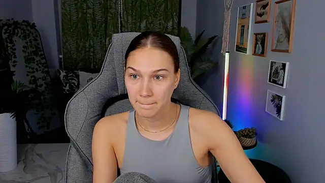 Sweet_Emilya's Live XXX Chat