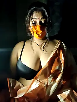 Poly_bhabi Adlı Modelin Canlı XXX Sohbeti