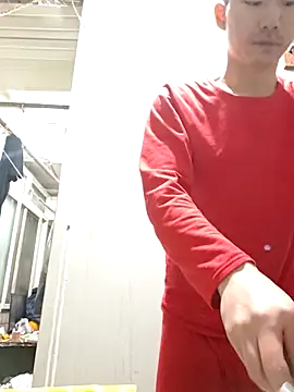 dyjdddttj: διαδικτυακό σόου στην κάμερα