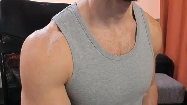 HotHunkTrainer's Live XXX Chat