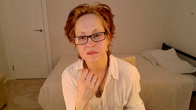 LioraWeissのライブXXXチャット