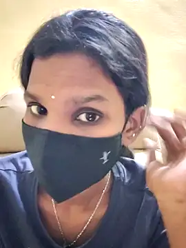 ramyasri- Adlı Modelin Canlı XXX Sohbeti