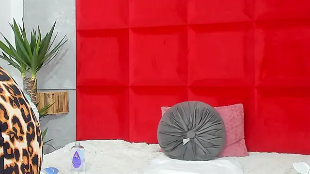 YasmineDelight's Live XXX Chat