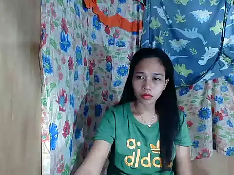 PinaySkinnyGirl's Live XXX Chat