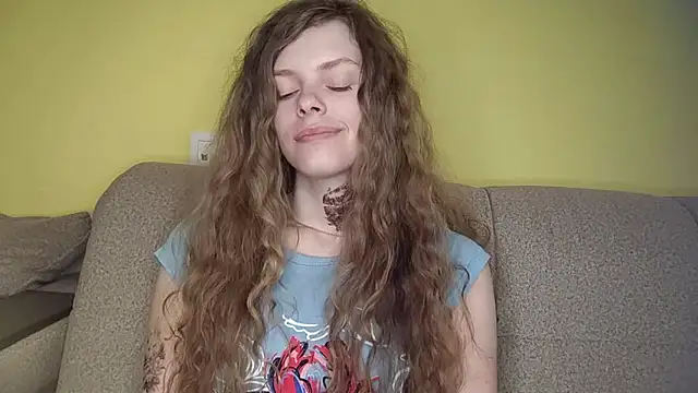 RayaNenlia Adlı Modelin Canlı XXX Sohbeti